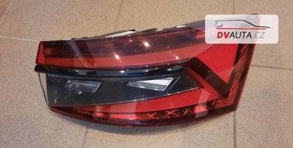 Pravé zadní světlo 3V5945208B